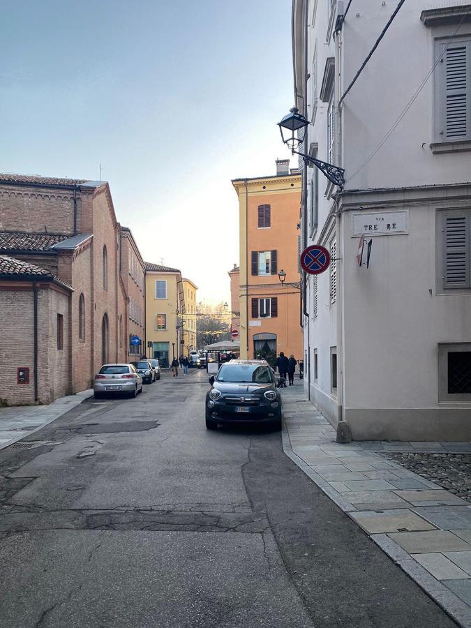 Empire - Affittacamere Modena Eksteriør billede
